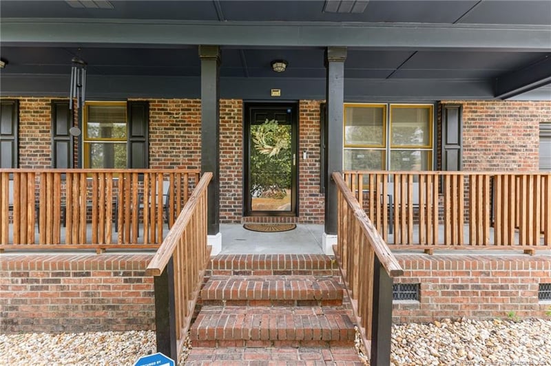 5721 Walkabout Rd, Hope Mills, NC 28348