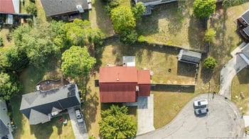 5721 Walkabout Rd, Hope Mills, NC 28348