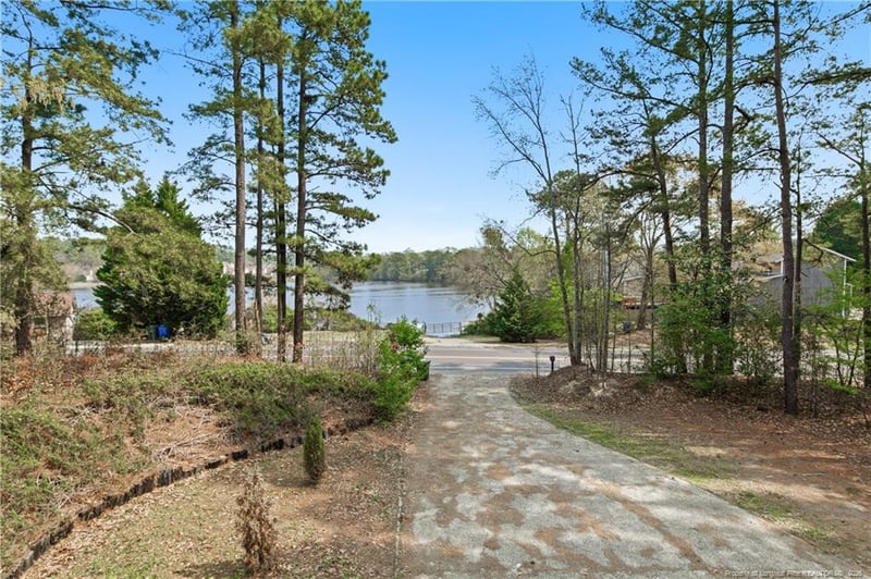 5721 Waters Edge Dr, Fayetteville, NC 28314