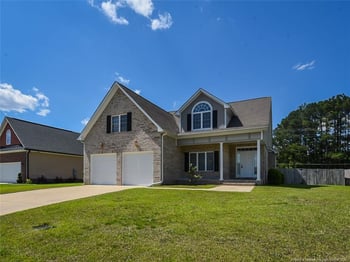 5724 Gentleman Dr, Hope Mills, NC 28348