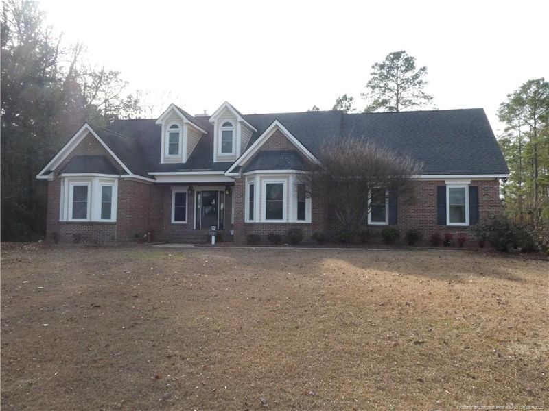 5725 Trotter Ct, Hope Mills, NC 28348