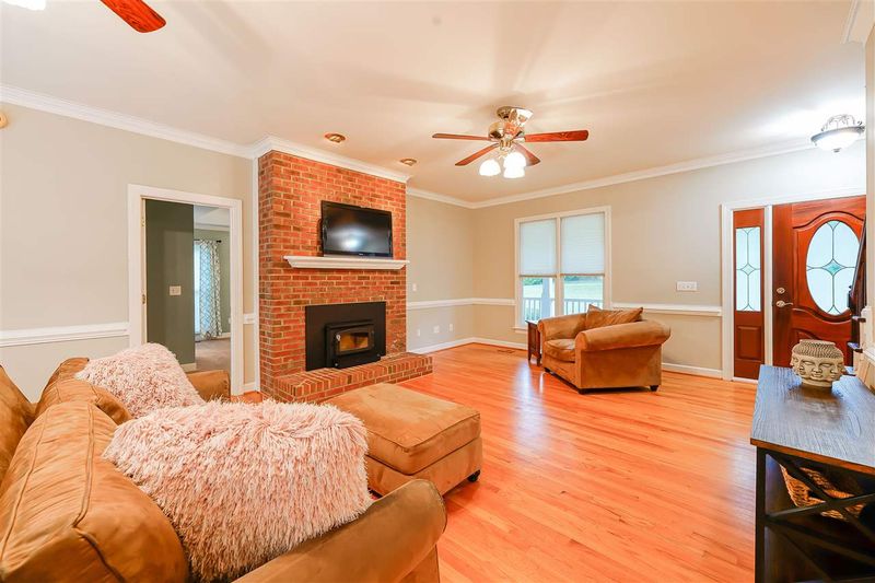 5729 Heatherstone Dr, Raleigh, NC 27606