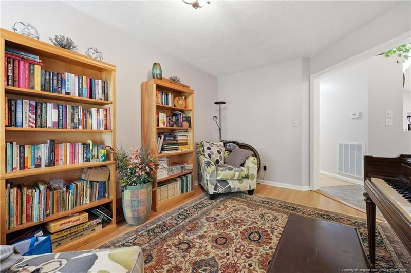 573 Broadmoor Ct, Sanford, NC 27332