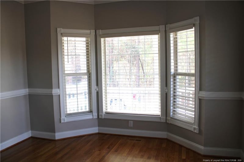 573 Porter Rd, Hope Mills, NC 28348