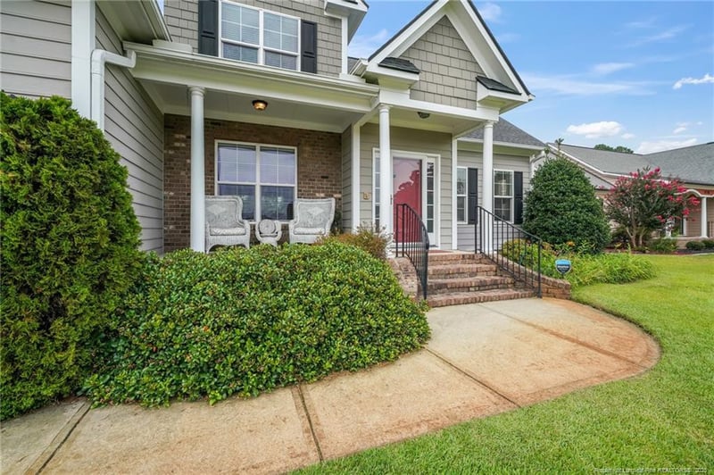 5732 Gentleman Dr, Hope Mills, NC 28348