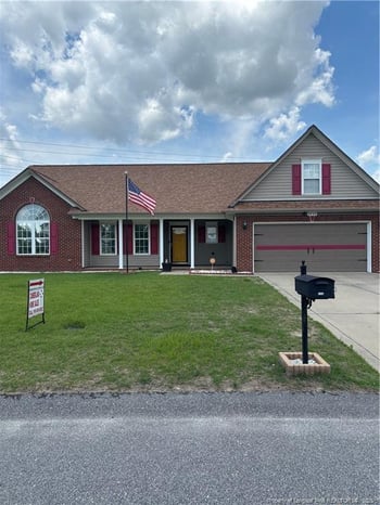 5733 Azure Dr, Hope Mills, NC 28348