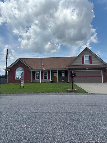 5733 Azure Dr, Hope Mills, NC 28348
