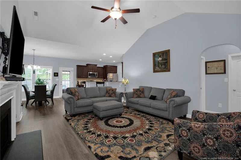 5733 Pondhaven Dr, Fayetteville, NC 28314