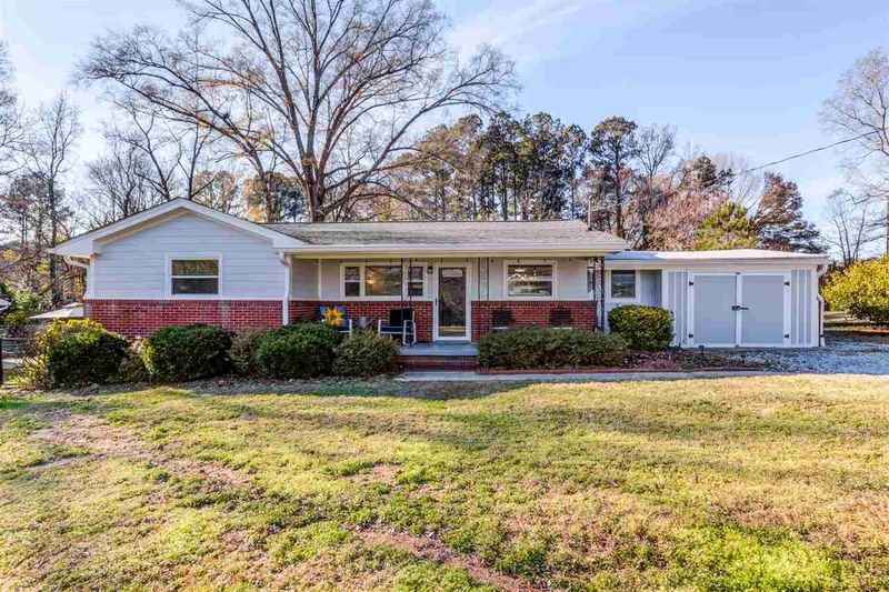 5734 Woodcrest Dr, Raleigh, NC 27603