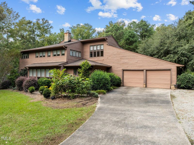 5736 Heatherstone Dr, Raleigh, NC 27606