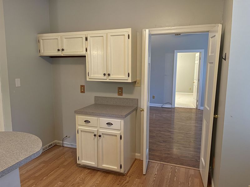 5737 Sentinel Dr, Raleigh, NC 27609