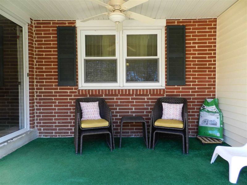 5739 Woodcrest Dr, Raleigh, NC 27603