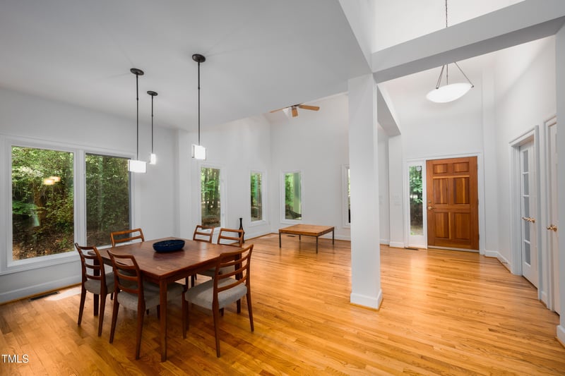 574 Chatham Dr, Chapel Hill, NC 27516