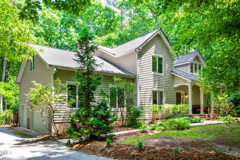 574 Chatham Dr, Chapel Hill, NC 27516