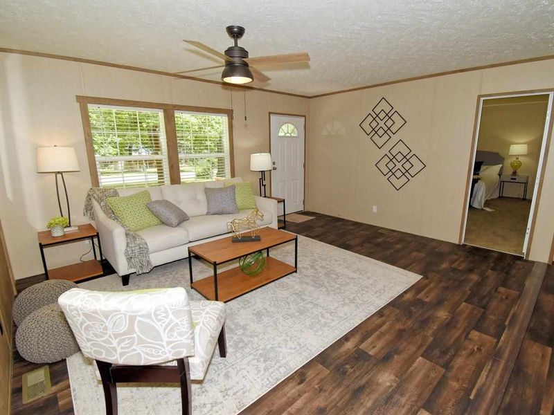 574 Dixie Ave, Hillsborough, NC 27278