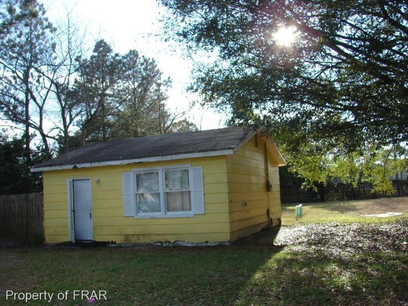 5740 Hancock St, Hope Mills, NC 28348