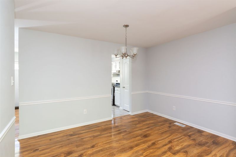 5740 Poolside Dr, Raleigh, NC 27612