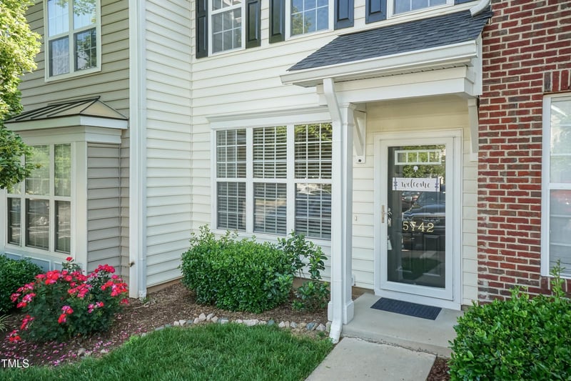 5742 Corbon Crest Ln, Raleigh, NC 27612