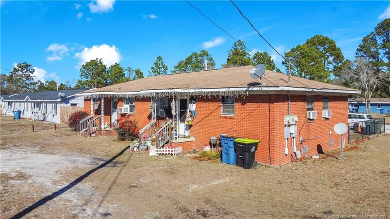 5742 Gregory St, Fayetteville, NC 28311