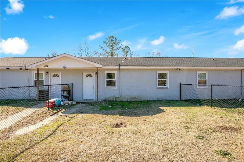 5742 Gregory St, Fayetteville, NC 28311
