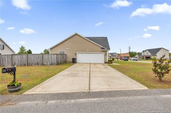5744 Azure Dr, Hope Mills, NC 28348