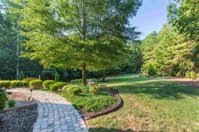 5745 Cavanaugh Dr, Raleigh, NC 27614
