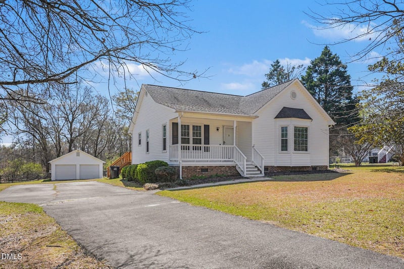 5745 Stone Crystal Dr, Fuquay Varina, NC 27526