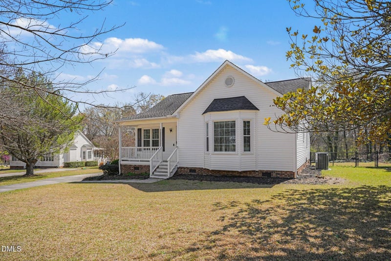 5745 Stone Crystal Dr, Fuquay Varina, NC 27526