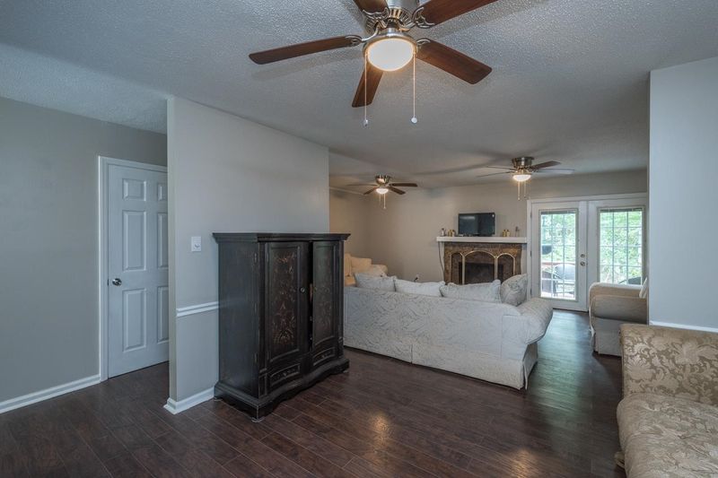 5746 Pool Side Dr, Raleigh, NC 27612
