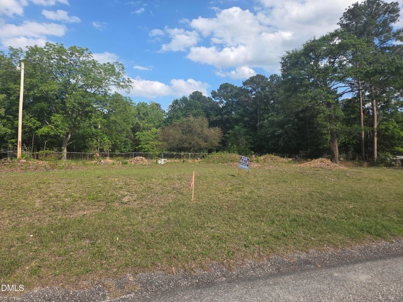 5747 Medicus Ln, Hope Mills, NC 28348