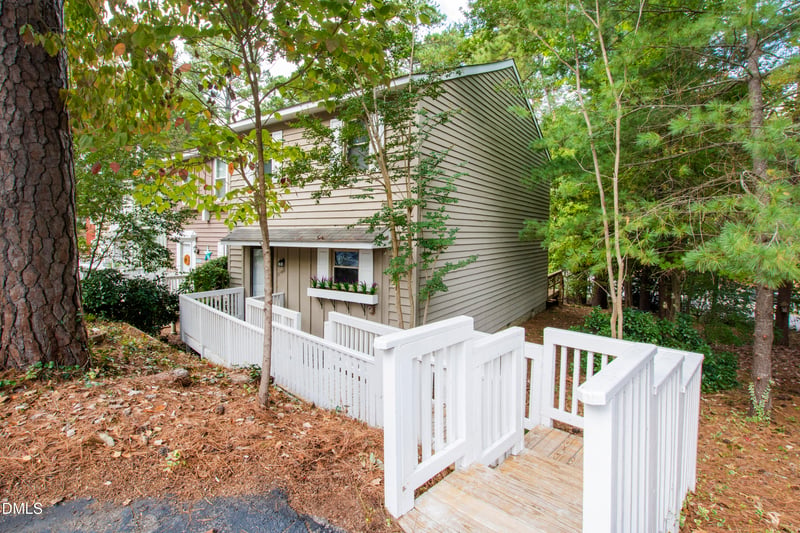 5748 3 Oaks Dr, Raleigh, NC 27612
