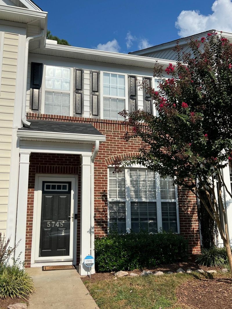 5748 Corbon Crest Ln, Raleigh, NC 27612