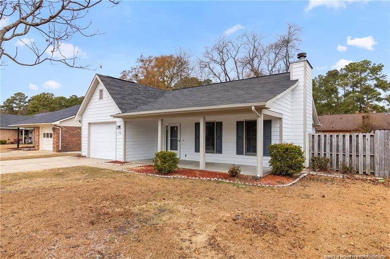 5748 Pepperbush Dr, Fayetteville, NC 28304