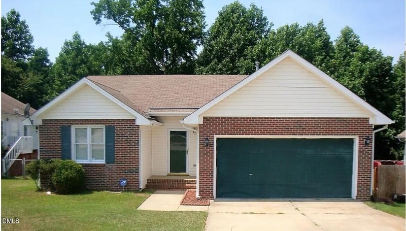5748 Randleman St, Fayetteville, NC 28304