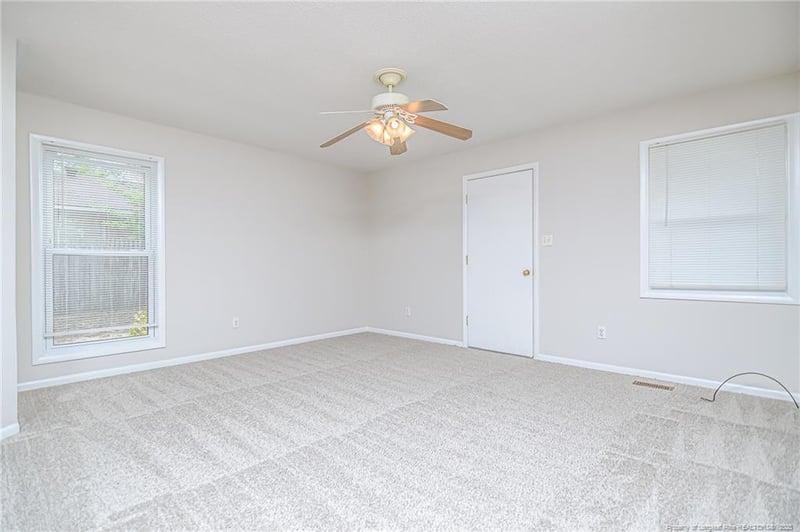5748 Trevino St, Hope Mills, NC 28348