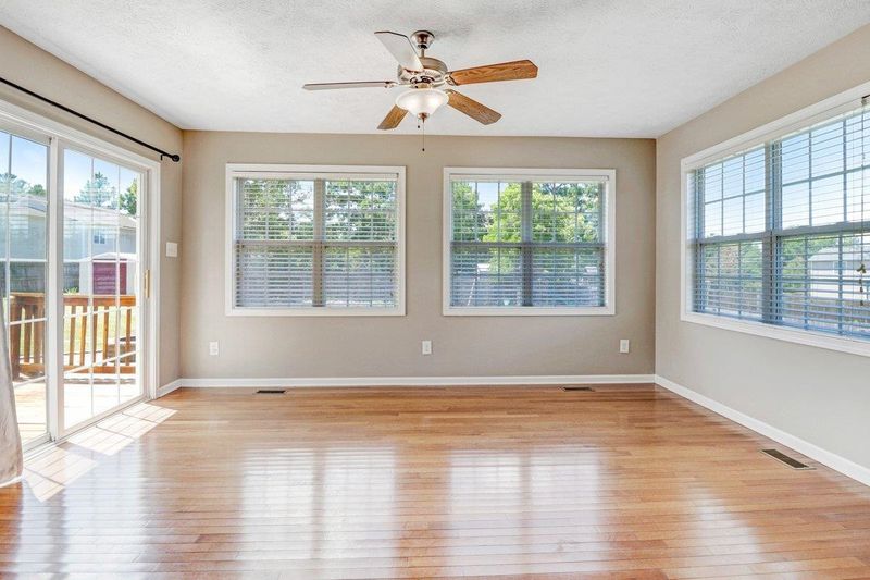 575 Crystal Springs Dr, Sanford, NC 27332