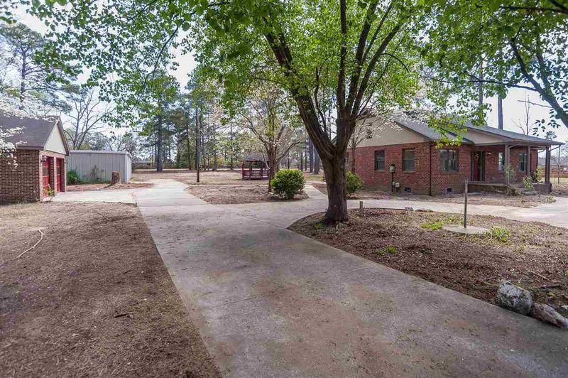 5753 Muscat Dr, Hope Mills, NC 28348