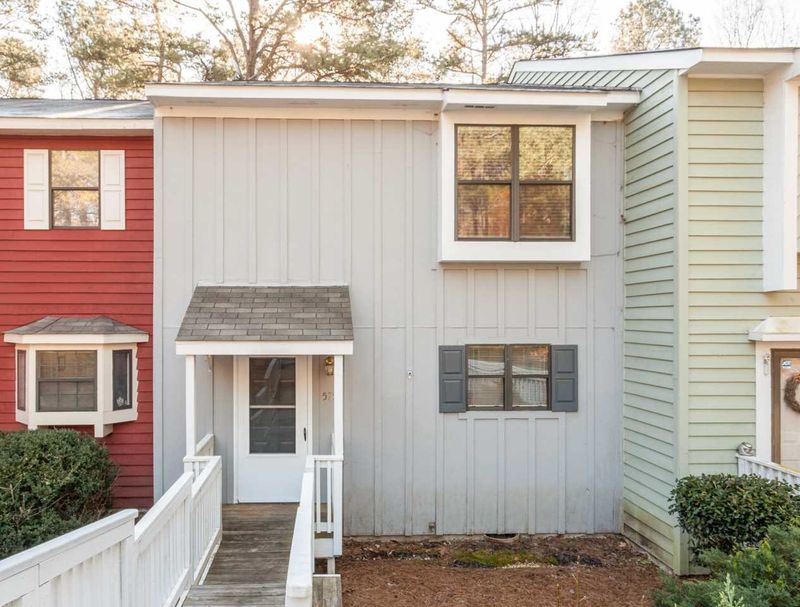 5754 Poolside Dr, Raleigh, NC 27612