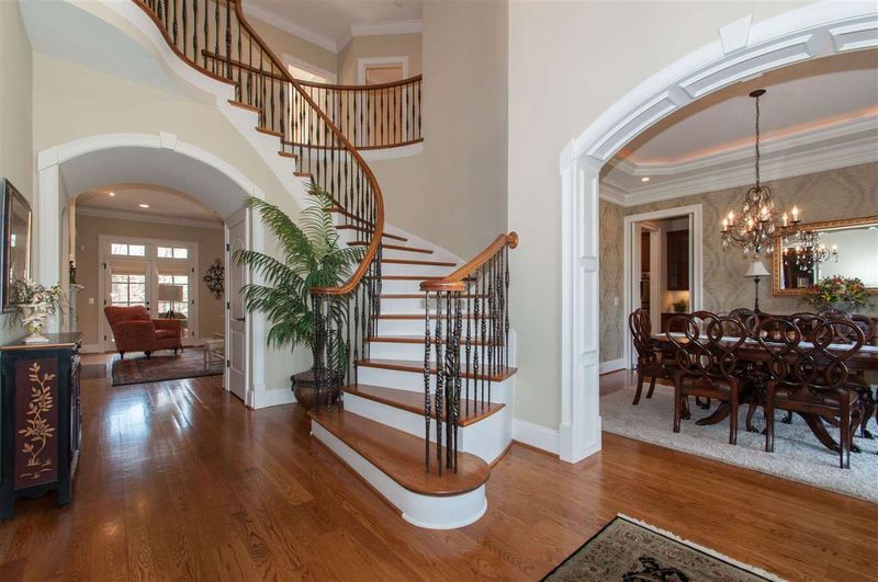 5757 Cavanaugh Dr, Raleigh, NC 27614