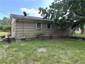 5758 Camden Rd, Fayetteville, NC 28306