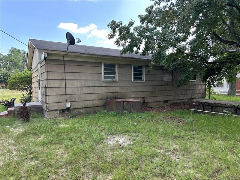 5758 Camden Rd, Fayetteville, NC 28306