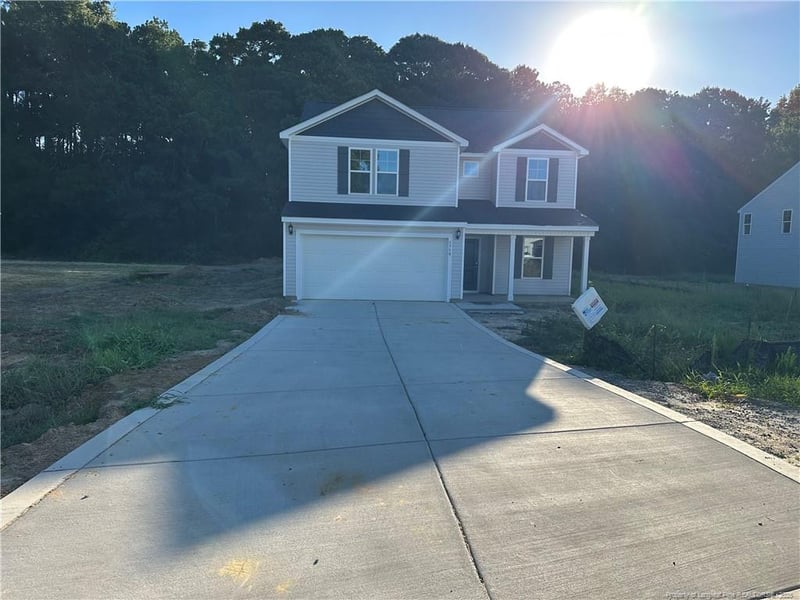 5759 Panther Dr, Hope Mills, NC 28348
