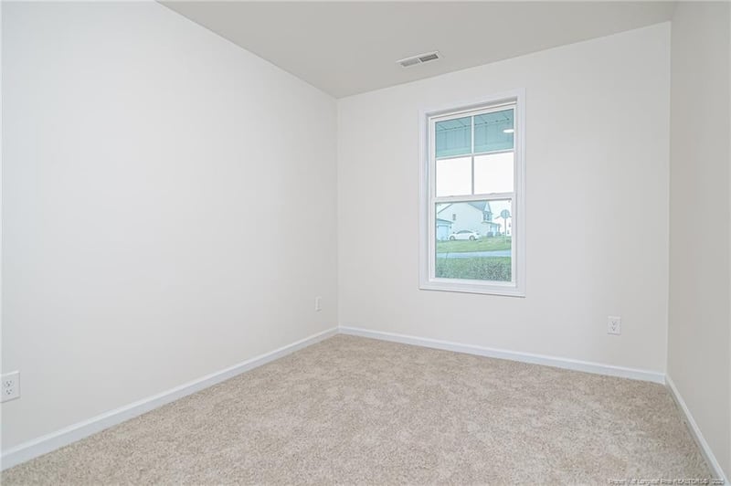 5759 Panther Dr, Hope Mills, NC 28348