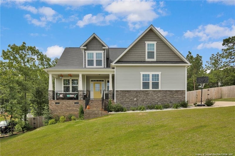 576 Executive Dr, Lillington, NC 27546