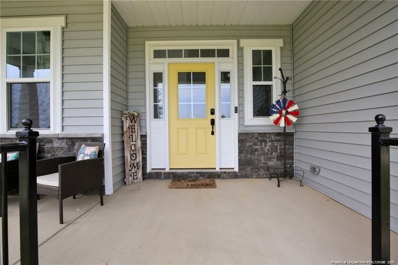 576 Executive Dr, Lillington, NC 27546