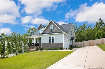 576 Executive Dr, Lillington, NC 27546