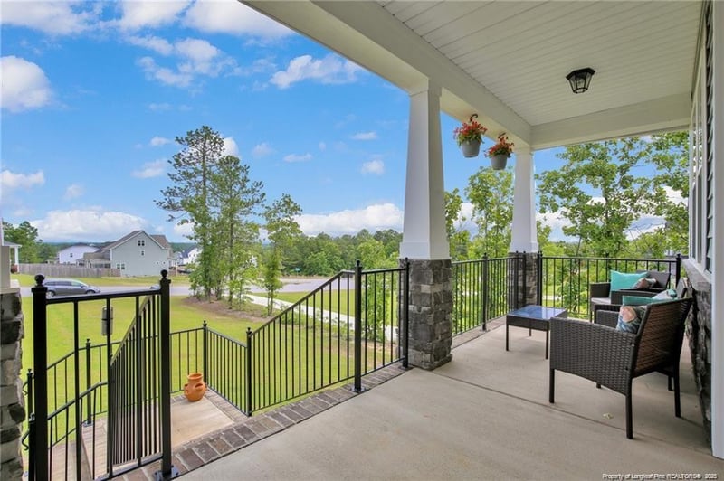 576 Executive Dr, Lillington, NC 27546