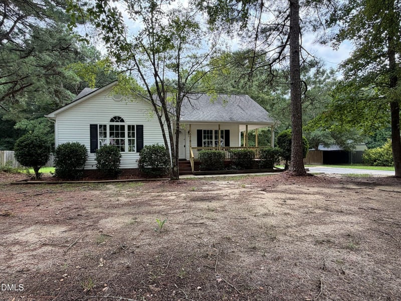 576 Sunray Dr, Clayton, NC 27520