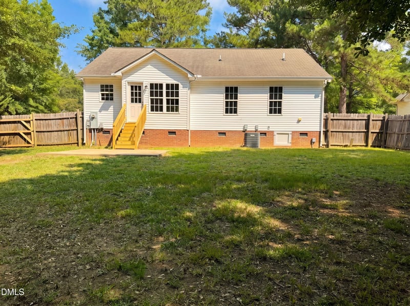 576 Sunray Dr, Clayton, NC 27520