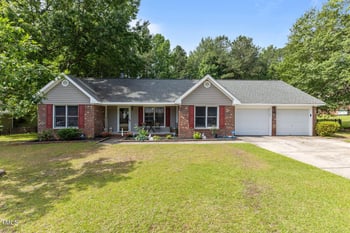 5769 Senoma Pl, Fayetteville, NC 28314